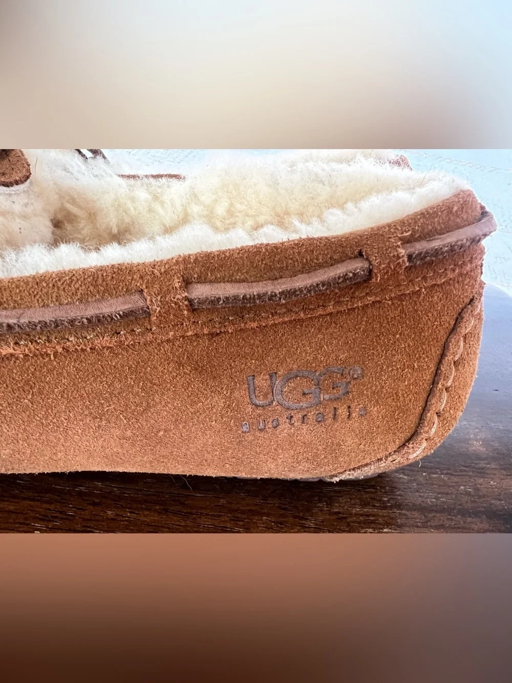 UGG Dakota Girls Sheepskin Moccasin Slippers. Big Girl size 4